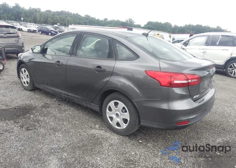 2018 Ford Focus S z USA, uszkodzony, nr VIN 1FADP3E2XJL202164